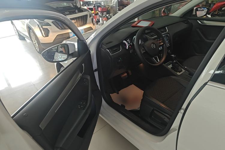 Used Skoda Octavia 2018 TSI230 DSG Luxury Edition Driver Seat