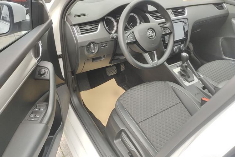 Used Skoda Octavia 2018 TSI230 DSG Luxury Edition Driver Seat