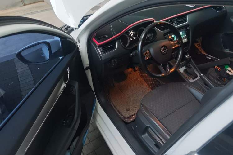 Used Skoda Octavia 2018 TSI230 DSG Luxury Edition Driver Seat