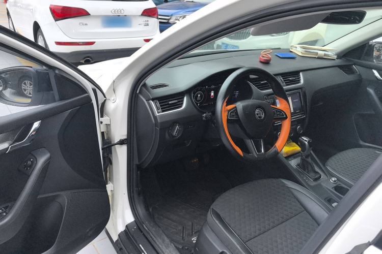Used Skoda Octavia 2018 Station Wagon TSI230 DSG Luxury Edition Driver Seat