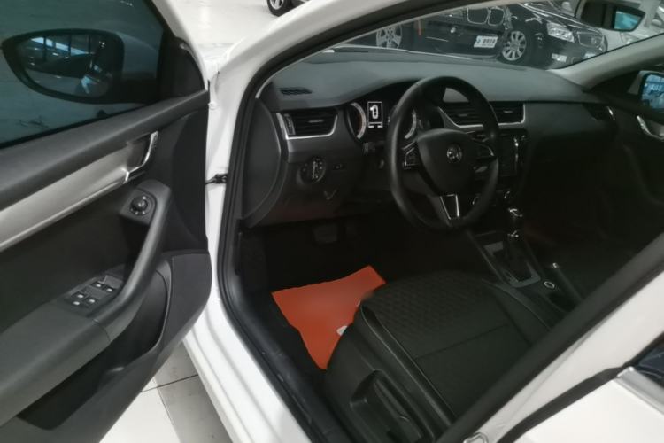 Used Skoda Octavia 2018 TSI230 DSG Luxury Edition Driver Seat