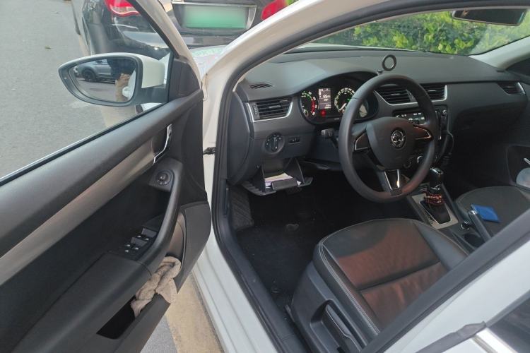 Used Skoda Octavia 2018 TSI230 DSG Comfort Edition Driver Seat
