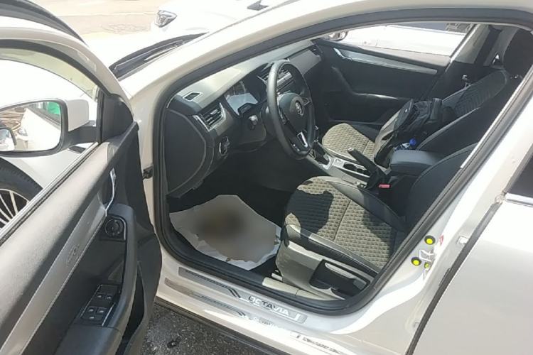 Used Skoda Octavia 2018 TSI230 DSG Luxury Edition Driver Seat