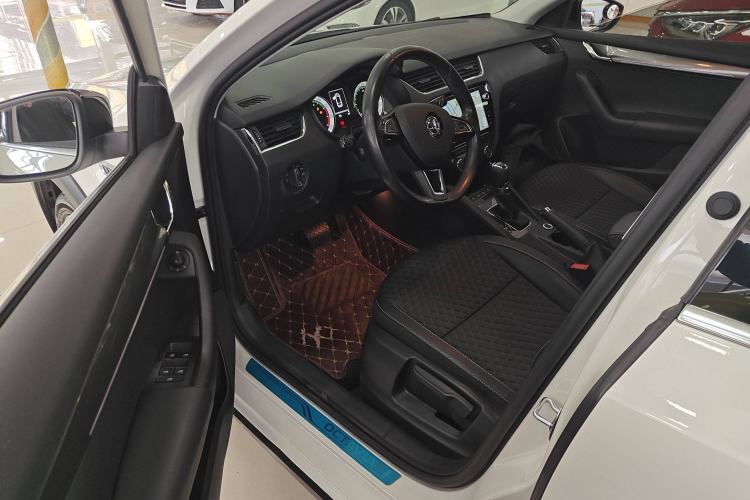 Used Skoda Octavia 2018 Station Wagon TSI280 DSG Luxury Edition Driver Seat
