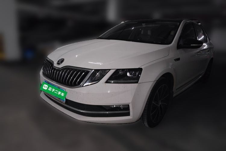 Used Skoda Octavia 2018 TSI280 DSG Luxury Edition Guazi used car, China used car export, Used car for sale, Used cars, Cheapest cars for sale