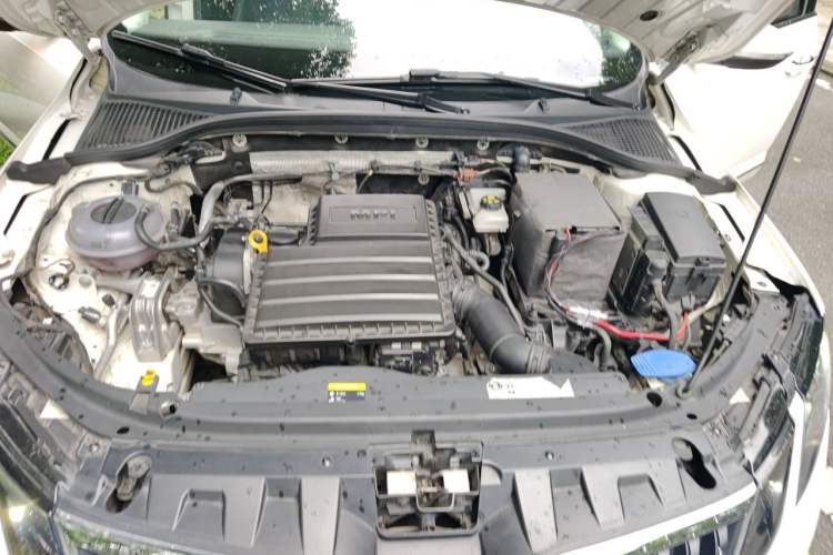 Used Skoda Octavia 2018 1.6L Automatic Luxury Edition Engine Bay