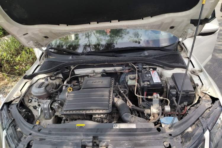 Used Skoda Octavia 2018 1.6L Manual Standard Edition Engine Bay