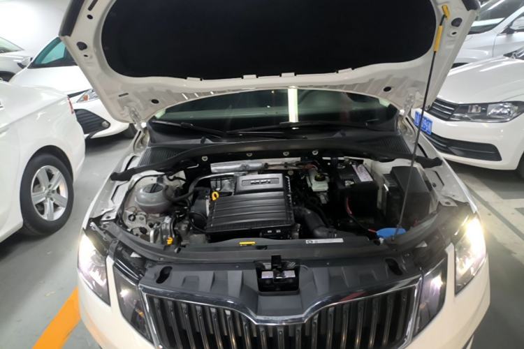 Used Skoda Octavia 2018 1.6L Manual Standard Edition Engine Bay