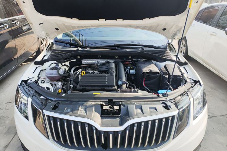 Used Skoda Octavia 2018 Station Wagon TSI230 DSG Luxury Edition Engine Bay