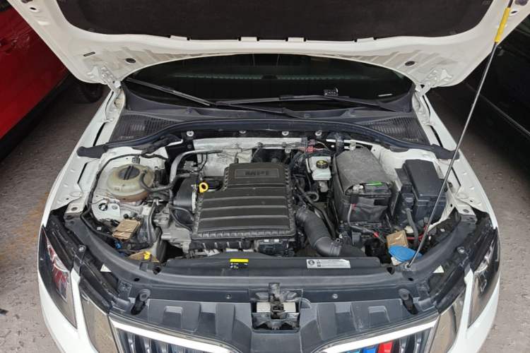 Used Skoda Octavia 2018 1.6L Automatic Luxury Edition Engine Bay
