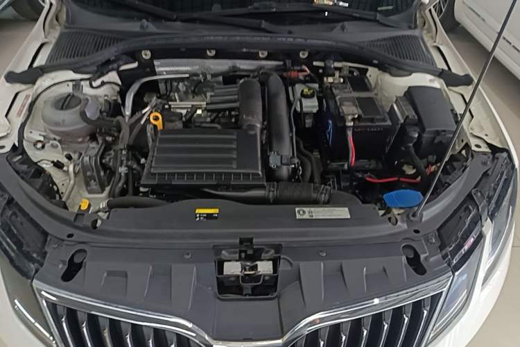 Used Skoda Octavia 2018 TSI280 DSG Flagship Edition Engine Bay