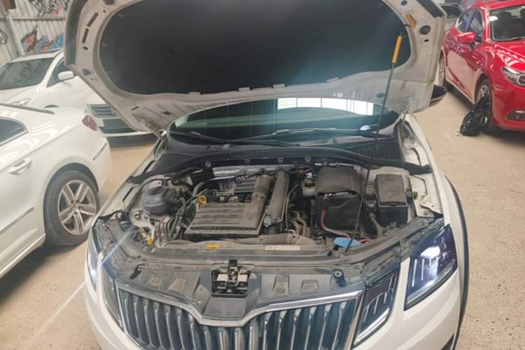 Used Skoda Octavia 2018 Station Wagon TSI280 DSG Luxury Edition Engine Bay
