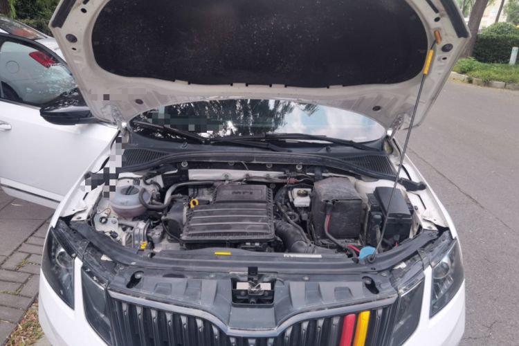 Used Skoda Octavia 2018 1.6L Automatic Luxury Edition Engine Bay