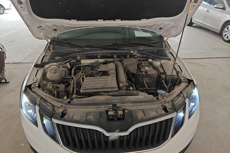 Used Skoda Octavia 2018 Station Wagon TSI230 DSG Comfort Edition Engine Bay