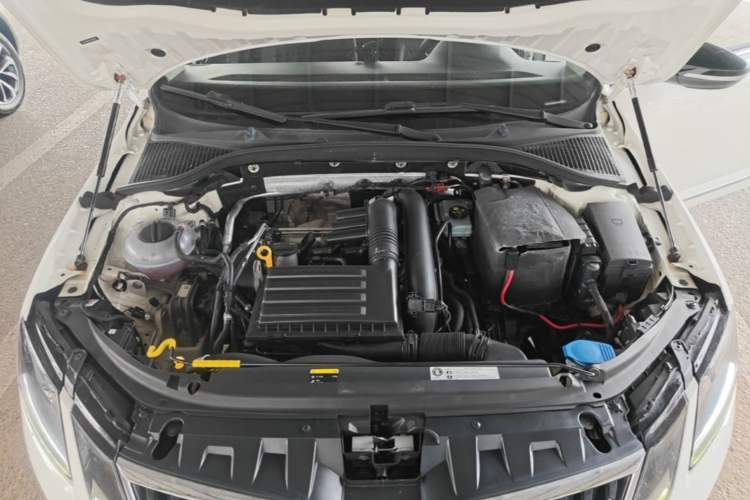 Used Skoda Octavia 2018 TSI280 DSG Flagship Edition Engine Bay