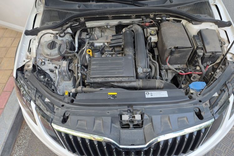 Used Skoda Octavia 2018 Station Wagon TSI230 DSG Luxury Edition Engine Bay