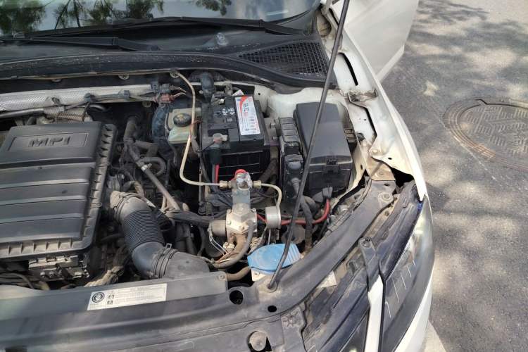 Used Skoda Octavia 2018 1.6L Manual Standard Edition Engine Bay Left