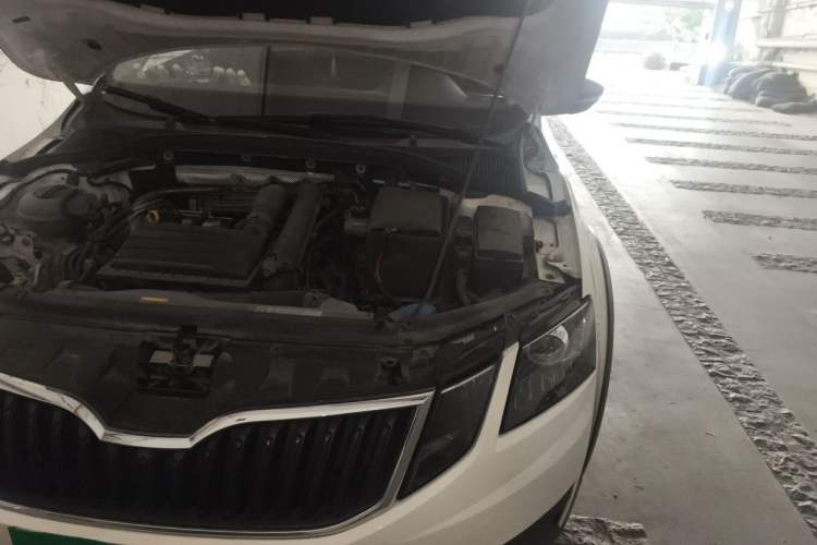 Used Skoda Octavia 2018 Station Wagon TSI230 DSG Comfort Edition Engine Bay Left
