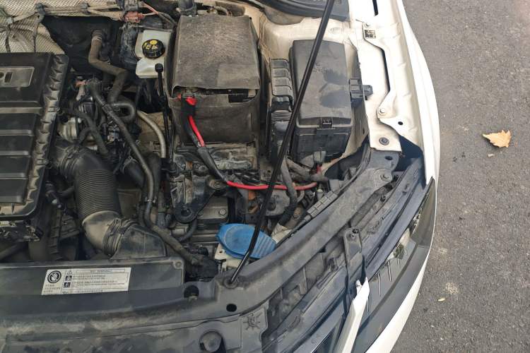 Used Skoda Octavia 2018 1.6L Automatic Luxury Edition Engine Bay Left