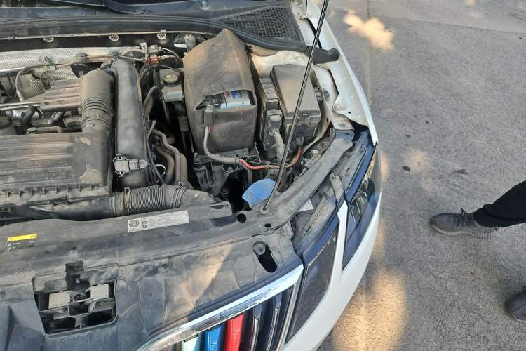 Used Skoda Octavia 2018 TSI230 DSG Luxury Edition Engine Bay Left