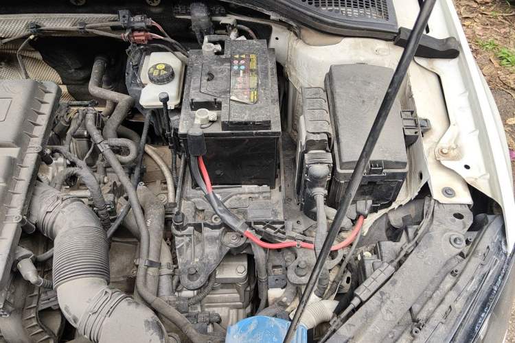 Used Skoda Octavia 2018 1.6L Automatic Comfort Edition Engine Bay Left