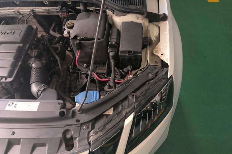 Used Skoda Octavia 2018 1.6L Automatic Luxury Edition Engine Bay Left