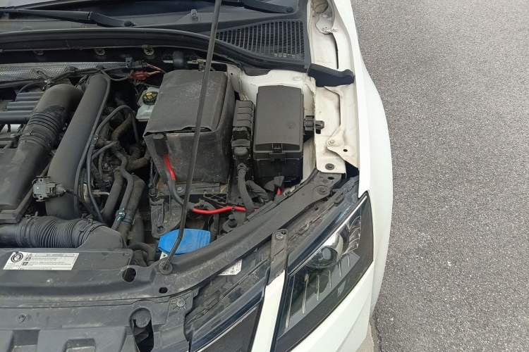 Used Skoda Octavia 2018 TSI230 DSG Luxury Edition Engine Bay Left