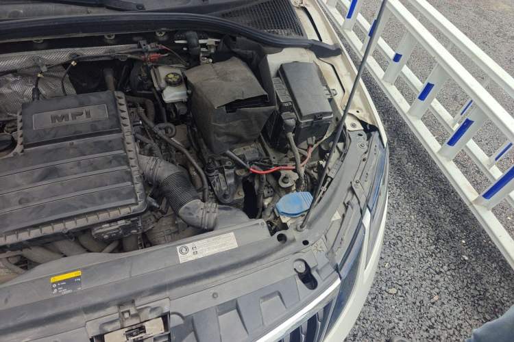 Used Skoda Octavia 2018 1.6L Automatic Comfort Edition Engine Bay Left