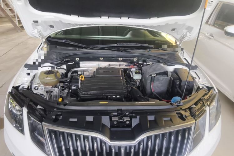 Used Skoda Octavia 2018 1.6L Automatic Luxury Edition Engine Bay