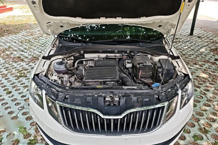 Used Skoda Octavia 2018 1.6L Automatic Comfort Edition Engine Bay