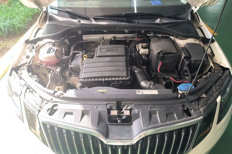 Used Skoda Octavia 2018 1.6L Automatic Luxury Edition Engine Bay