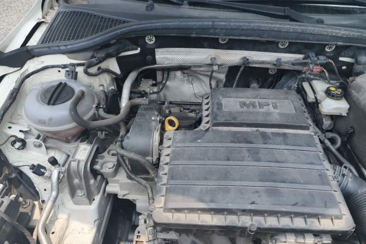 Used Skoda Octavia 2018 1.6L Automatic Luxury Edition Engine Bay Right