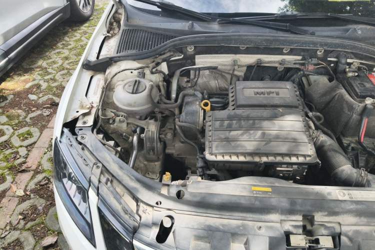 Used Skoda Octavia 2018 1.6L Automatic Luxury Edition Engine Bay Right