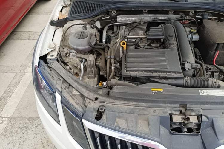 Used Skoda Octavia 2018 Station Wagon TSI230 DSG Luxury Edition Engine Bay Right