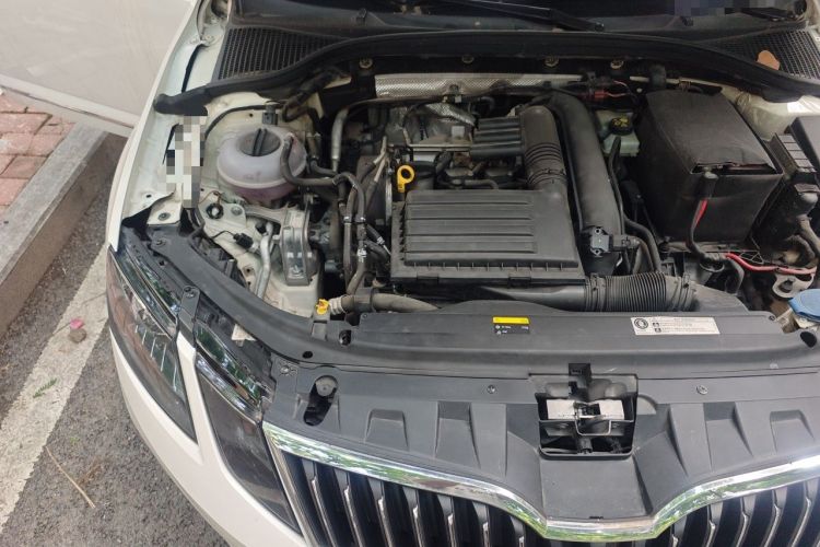 Used Skoda Octavia 2018 TSI230 DSG Comfort Edition Engine Bay Right
