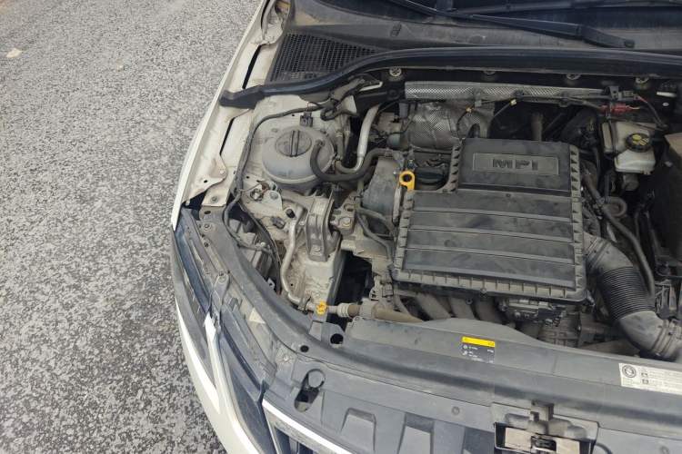 Used Skoda Octavia 2018 1.6L Automatic Comfort Edition Engine Bay Right