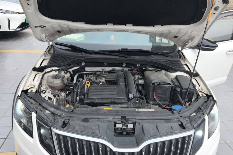Used Skoda Octavia 2018 Station Wagon TSI230 DSG Luxury Edition Engine Bay