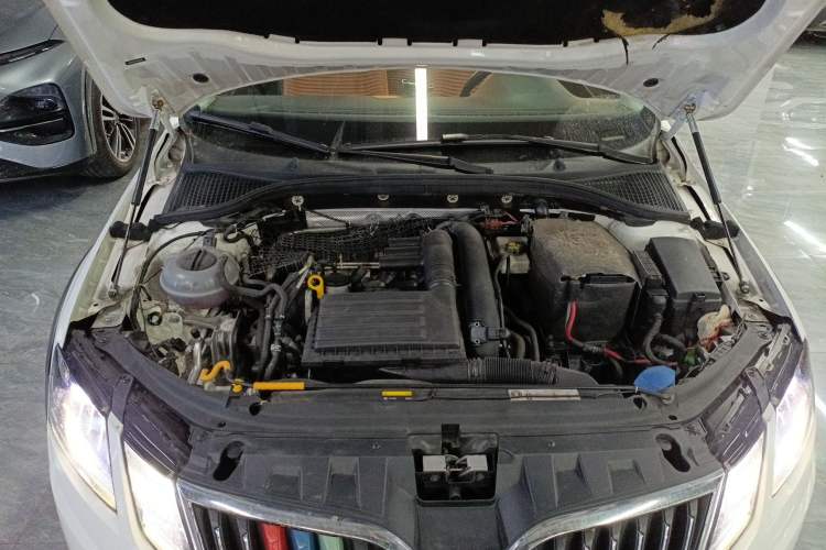 Used Skoda Octavia 2018 Station Wagon TSI280 DSG Luxury Edition Engine Bay