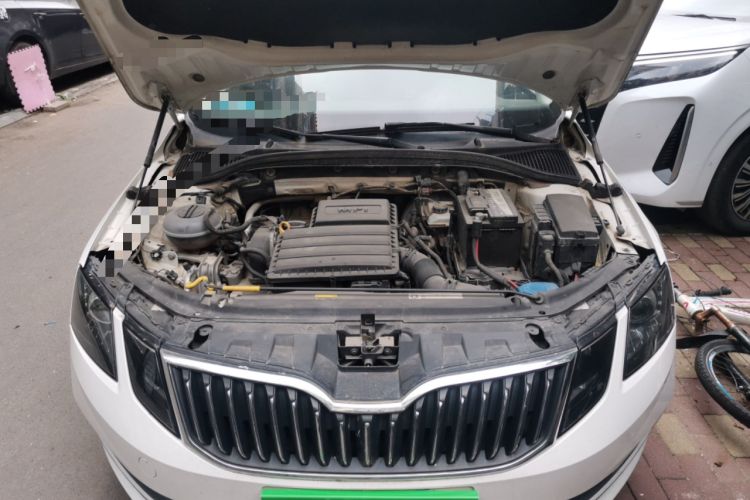 Used Skoda Octavia 2018 1.6L Automatic Comfort Edition Engine Bay