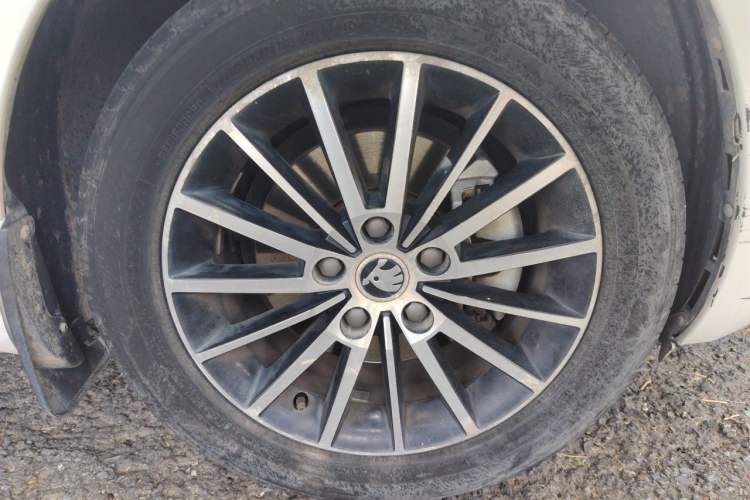 Used Skoda Octavia 2018 1.6L Automatic Luxury Edition Exterior 1
