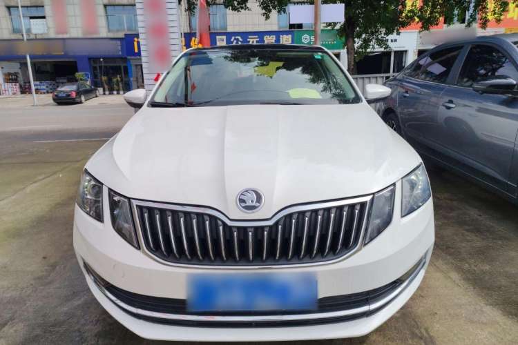 Used Skoda Octavia 2018 TSI230 DSG Luxury Edition Exterior 1