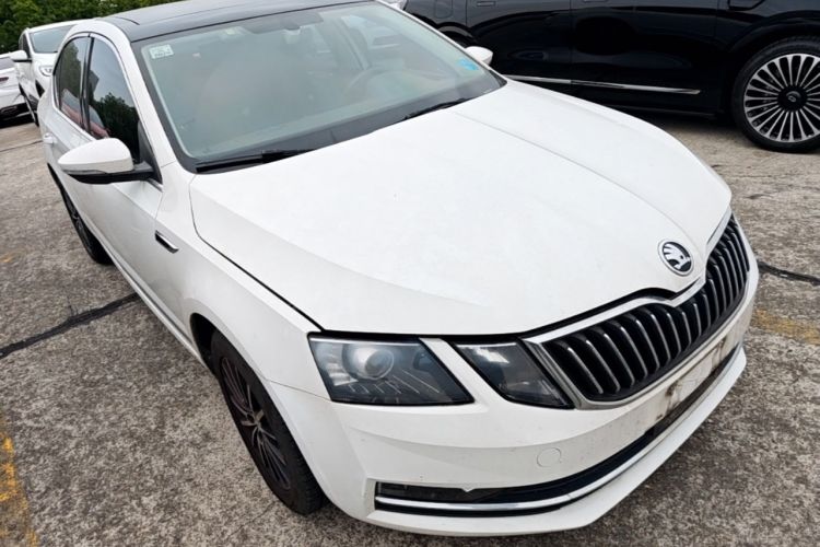Used Skoda Octavia 2018 TSI230 DSG Luxury Edition Exterior 1