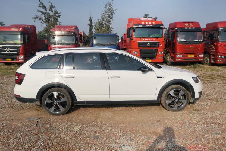 Used Skoda Octavia 2018 Station Wagon TSI280 DSG Luxury Edition Exterior 2