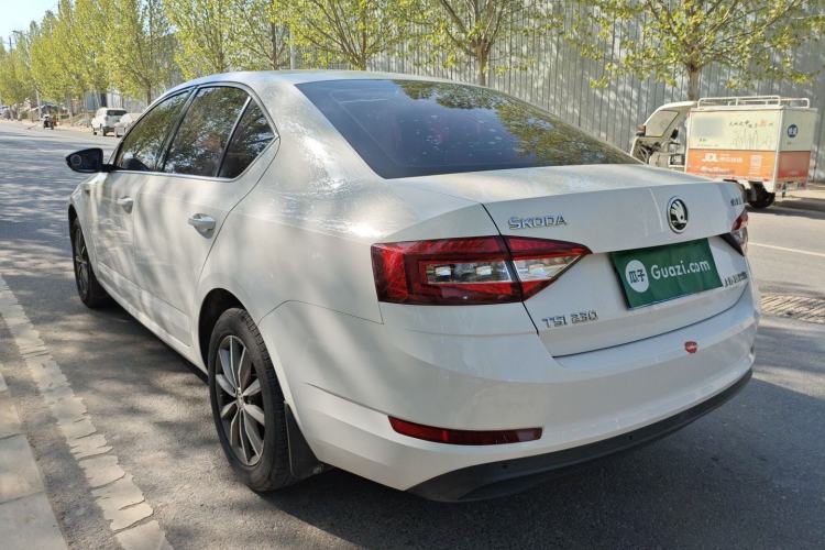 Used Skoda Octavia 2018 TSI230 DSG Comfort Edition Exterior 2