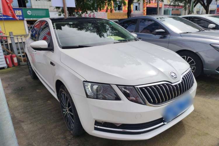 Used Skoda Octavia 2018 TSI230 DSG Luxury Edition Exterior 2