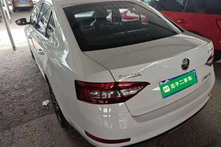 Used Skoda Octavia 2018 1.6L Automatic Luxury Edition Exterior 2