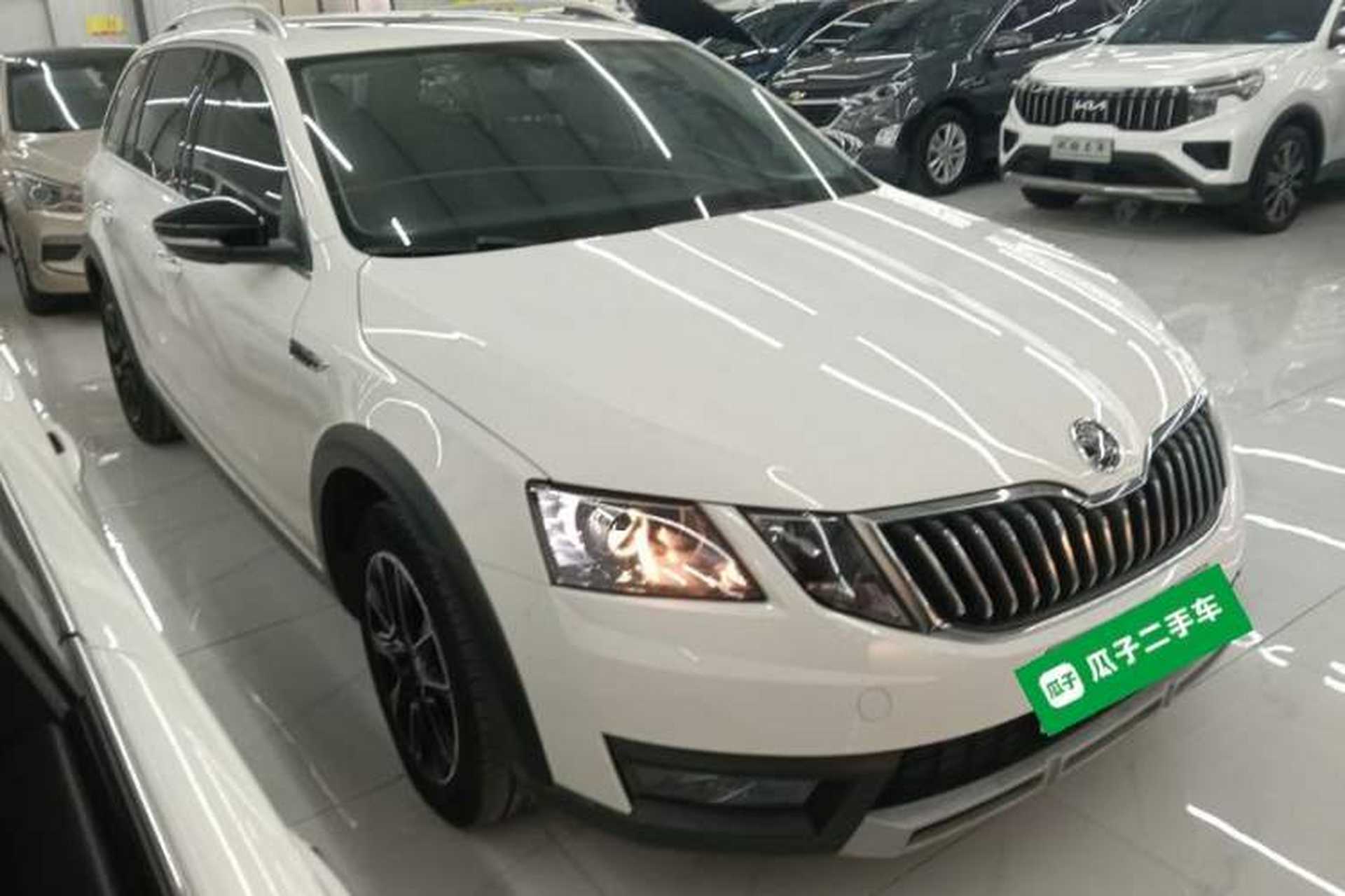 Used Skoda Octavia 2018 Station Wagon TSI230 DSG Luxury Edition Exterior 2