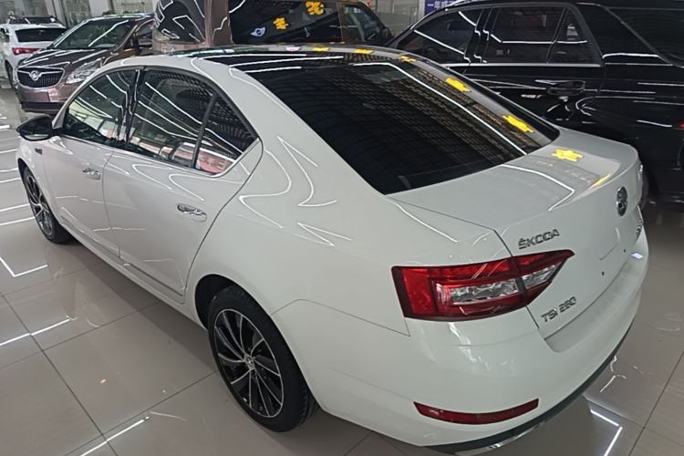Used Skoda Octavia 2018 TSI280 DSG Flagship Edition Exterior 2