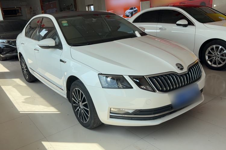 Used Skoda Octavia 2018 TSI230 DSG Luxury Edition Exterior 2
