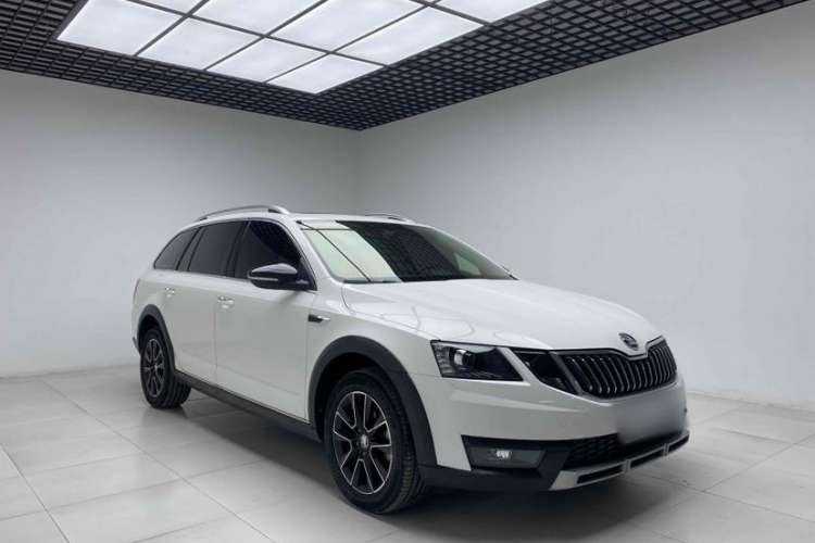 Used Skoda Octavia 2018 Station Wagon TSI230 DSG Luxury Edition Exterior 2